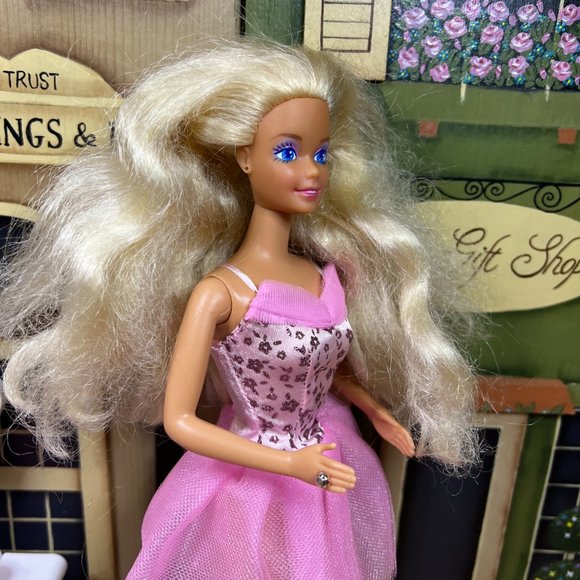 Vintage 1966/1976 Barbie Doll Long Blonde Wavy Hair Blue Eyes Accessories & Dog - Picture 5 of 9